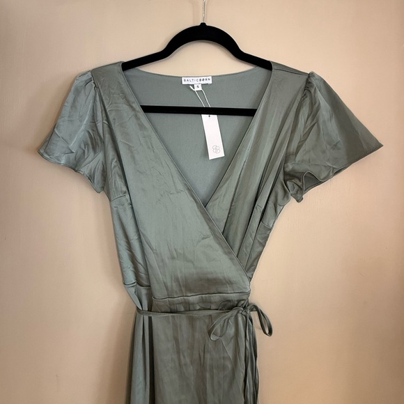 BALTIC BORN Krystal Satin Wrap Gown woman’s size small NWT - Picture 6 of 10